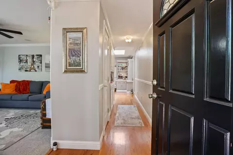 Entry Way - 806 S Mills Ave, Lodi, CA 95242 photo 1 of 4