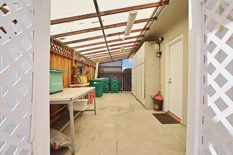 Exterior - 806 S Mills Ave, Lodi, CA 95242 photo 13 of 14