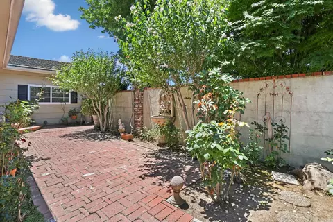 Exterior - 806 S Mills Ave, Lodi, CA 95242 photo 3 of 14