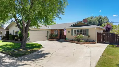1718 Sandalwood Dr, Modesto, CA 95350