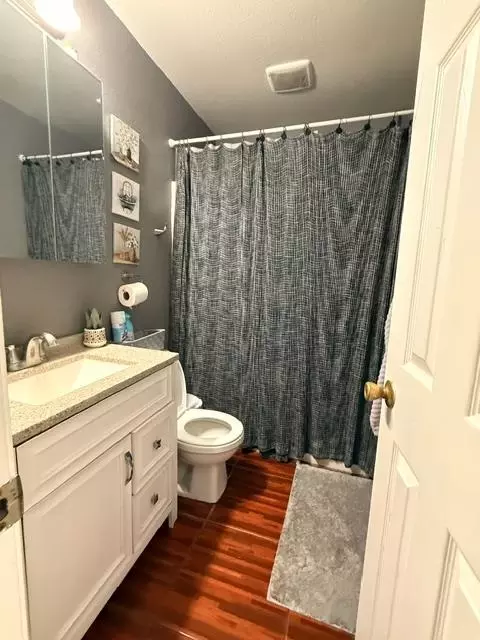 Bath - 2401 Havertown Pl, Modesto, CA 95358 photo 1 of 5