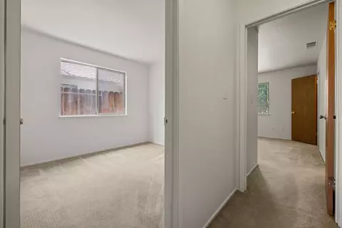 Entry Way - 947 Kingery Dr, Ripon, CA 95366 photo 9 of 9