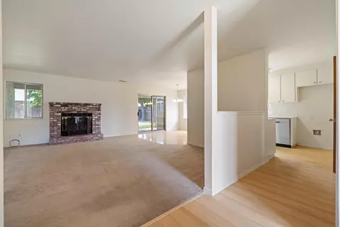 Living - 947 Kingery Dr, Ripon, CA 95366 photo 1 of 5
