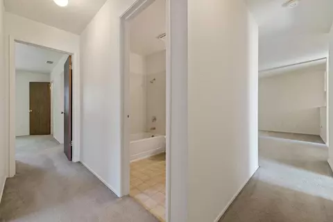 Entry Way - 947 Kingery Dr, Ripon, CA 95366 photo 7 of 9