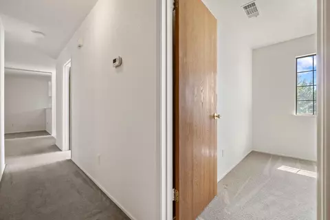 Entry Way - 947 Kingery Dr, Ripon, CA 95366 photo 6 of 9