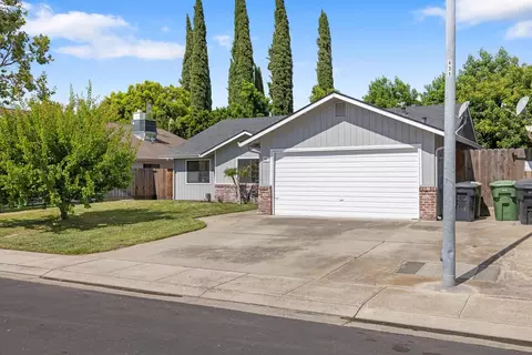 Exterior - 947 Kingery Dr, Ripon, CA 95366 photo 2 of 7