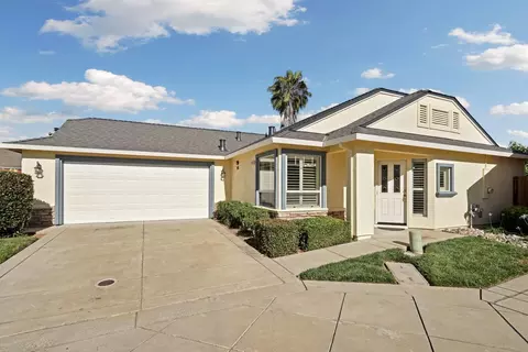 748 Young Ct, Galt, CA 95632