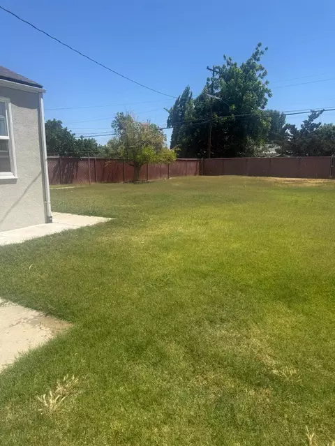 Exterior - 501 Rotan Ave, Madera, CA 93637 photo 7 of 8