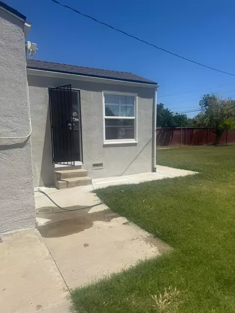 Exterior - 501 Rotan Ave, Madera, CA 93637 photo 6 of 8