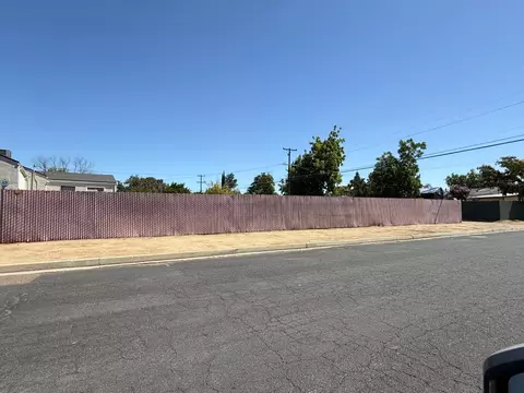 Exterior - 501 Rotan Ave, Madera, CA 93637 photo 5 of 8