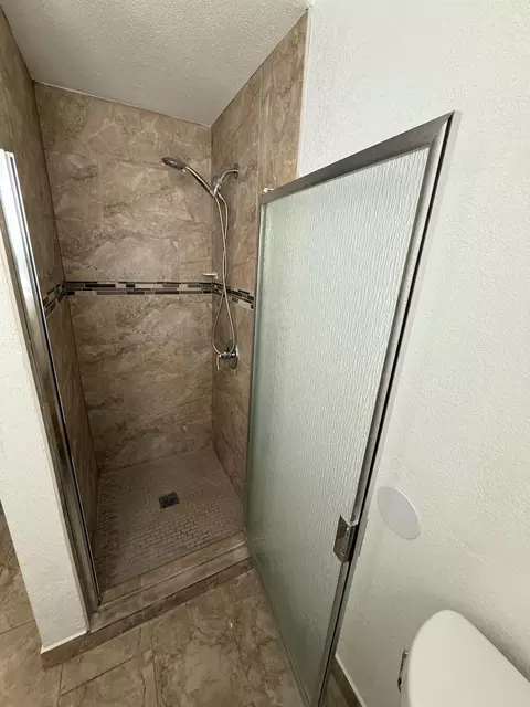 Bath - 501 Rotan Ave, Madera, CA 93637 photo 1 of 2