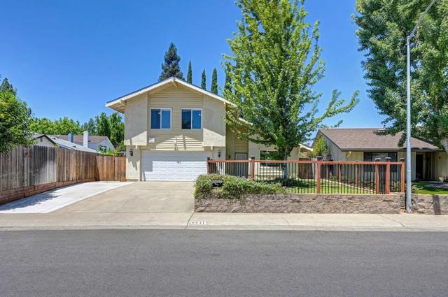 9241 Linda Rio Dr, Sacramento, CA 95826