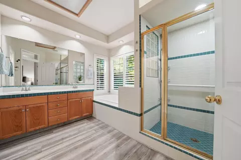 Bath - 2622 Tejon St, Lodi, CA 95242 photo 3 of 7