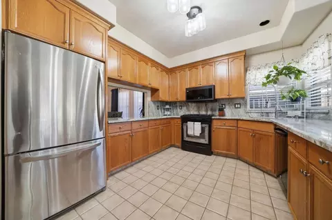 Kitchen - 2622 Tejon St, Lodi, CA 95242 photo 2 of 9