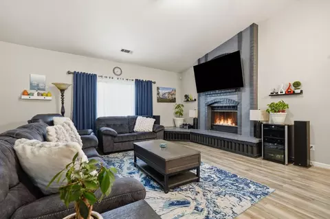 Living - 2622 Tejon St, Lodi, CA 95242 photo 1 of 2