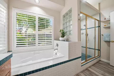 Bath - 2622 Tejon St, Lodi, CA 95242 photo 4 of 7