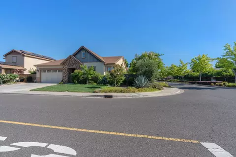 Exterior - 1017 Kumara, Manteca, CA 95337 photo 6 of 9