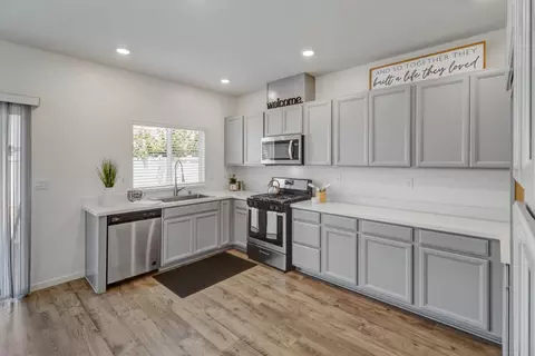Kitchen - 2887 Krone Way, Antelope, CA 95843 photo 3 of 4