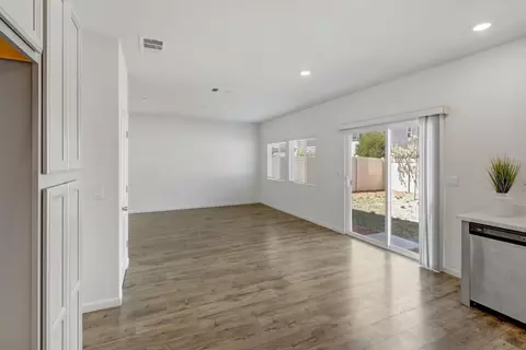 Living - 2887 Krone Way, Antelope, CA 95843 photo 4 of 6