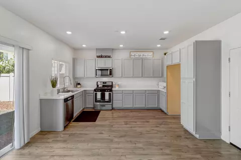 Kitchen - 2887 Krone Way, Antelope, CA 95843 photo 2 of 4