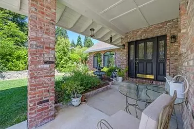 238 Firestone Dr, Roseville, CA 95678