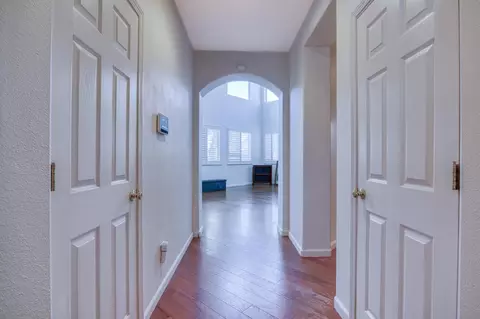 Entry Way - 3724 Macadamia Ln, Ceres, CA 95307 photo 3 of 7
