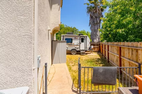 Exterior - 3724 Macadamia Ln, Ceres, CA 95307 photo 5 of 6
