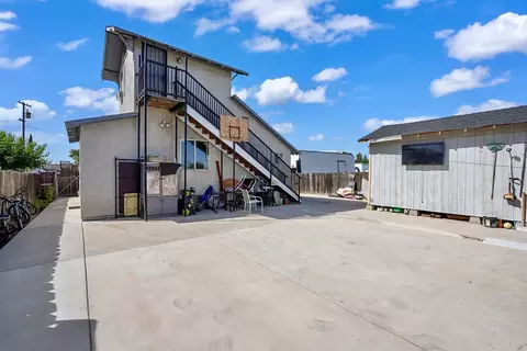 Exterior - 2111 Hackett Rd, Ceres, CA 95307 photo 3 of 6
