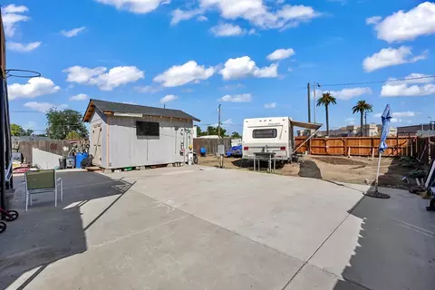 Exterior - 2111 Hackett Rd, Ceres, CA 95307 photo 4 of 6