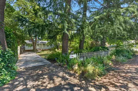9161 Grove St, Elk Grove, CA 95624