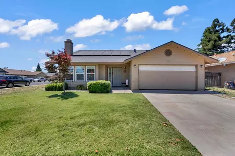 5713 Prince Edward Ln, Riverbank, CA 95367