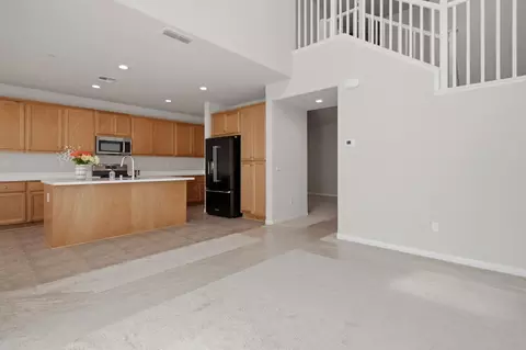 Living - 4344 Vanguard Dr, Modesto, CA 95356 photo 8 of 12
