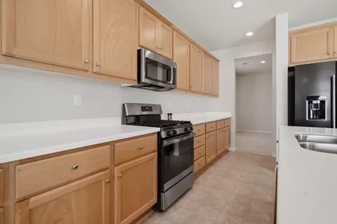 Kitchen - 4344 Vanguard Dr, Modesto, CA 95356 photo 3 of 7