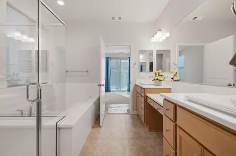 Entry Way - 4344 Vanguard Dr, Modesto, CA 95356 photo 4 of 5