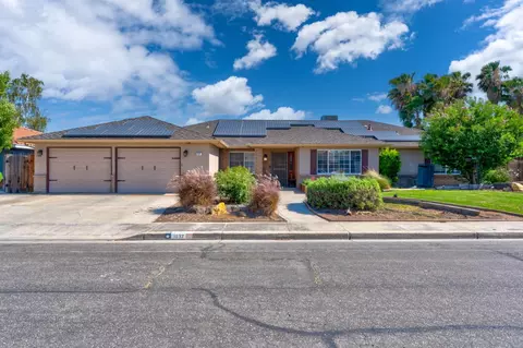 1037 Jackson Ave, Los Banos, CA 93635