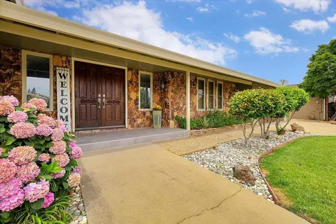 1570 Elizabeth Ln, Yuba City, CA 95993
