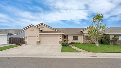 962 Stampede Trl, Galt, CA 95632