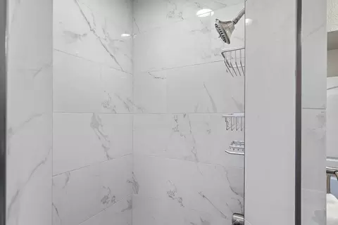 Bath - 909 Malibu Ct, Modesto, CA 95350 photo 5 of 6
