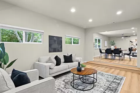 Living - 909 Malibu Ct, Modesto, CA 95350 photo 6 of 6