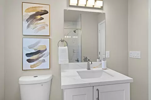 Bath - 909 Malibu Ct, Modesto, CA 95350 photo 3 of 6
