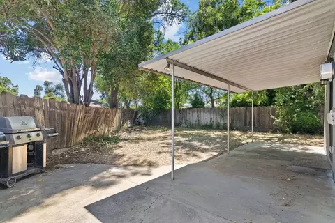Exterior - 909 Malibu Ct, Modesto, CA 95350 photo 4 of 7