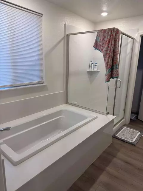 Bath - 1808 Apiary Way, Hughson, CA 95326 photo 1 of 3