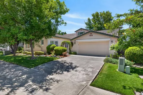 380 Lyman Cir, Sacramento, CA 95835