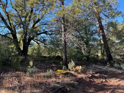 5806 Vacation Blvd, Somerset, CA 95684