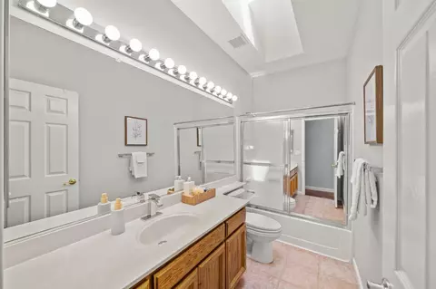 Bath - 3601 Amethyst Dr, Rocklin, CA 95677 photo 2 of 4