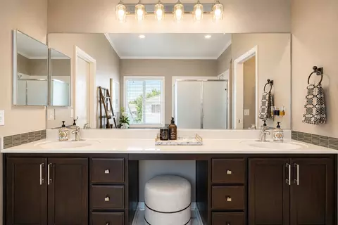 Bath - 3717 Havenhurst Ct, Modesto, CA 95355 photo 3 of 5