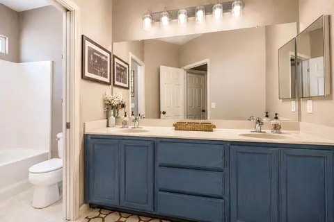 Bath - 3717 Havenhurst Ct, Modesto, CA 95355 photo 5 of 5