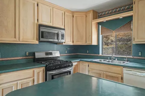Kitchen - 8531 Sheep Ranch Rd, Mountain Ranch, CA 95246 photo 4 of 4
