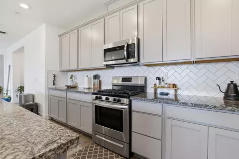 Kitchen - 658 Nathaniel Ave, Galt, CA 95632 photo 3 of 4