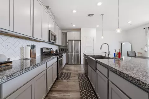Kitchen - 658 Nathaniel Ave, Galt, CA 95632 photo 1 of 4